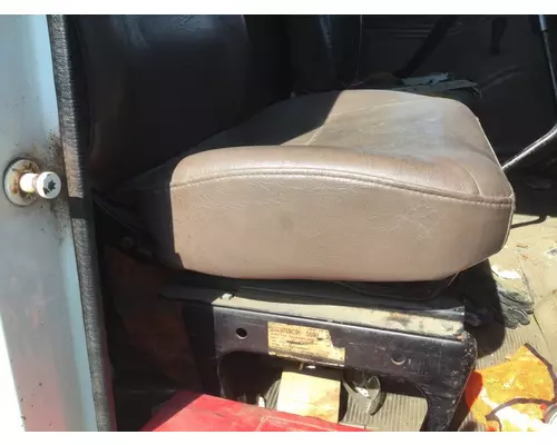 INTERNATIONAL 4900 SEAT, FRONT