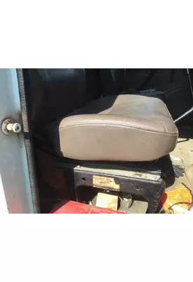 INTERNATIONAL 4900 SEAT, FRONT