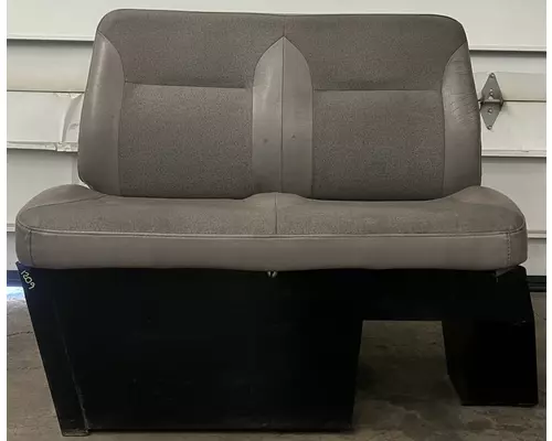 INTERNATIONAL 4900 Seat, Front