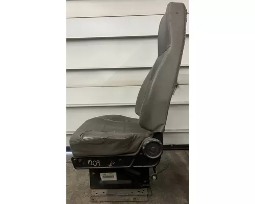 INTERNATIONAL 4900 Seat, Front