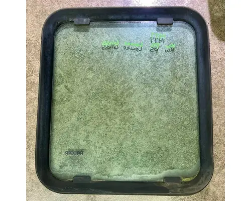 INTERNATIONAL 4900 Special Glass