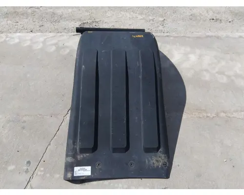 INTERNATIONAL 5500I FENDER, QUARTERHALF REAR