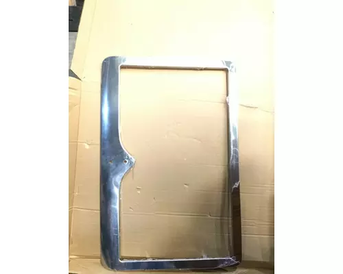 INTERNATIONAL 5500I Grille Surround