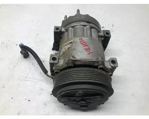 INTERNATIONAL 5600I Air Conditioner Compressor
