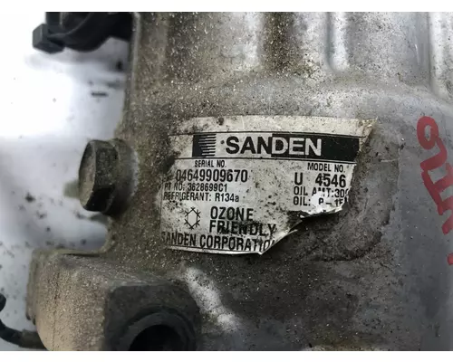 INTERNATIONAL 5600I Air Conditioner Compressor