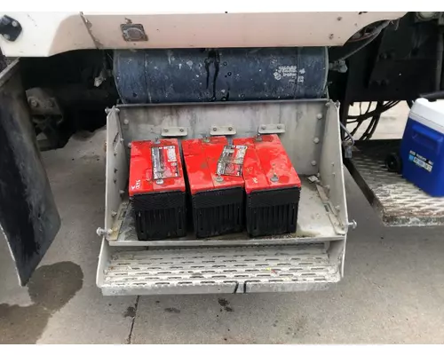 INTERNATIONAL 5600I Battery Box