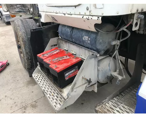 INTERNATIONAL 5600I Battery Box