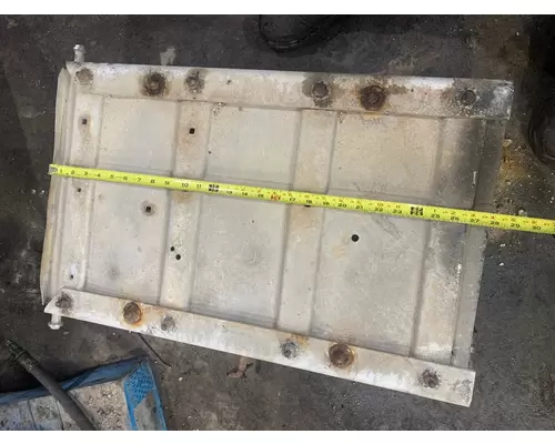 INTERNATIONAL 5600I Battery Box