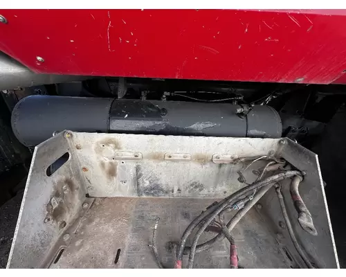INTERNATIONAL 5600I Battery Box