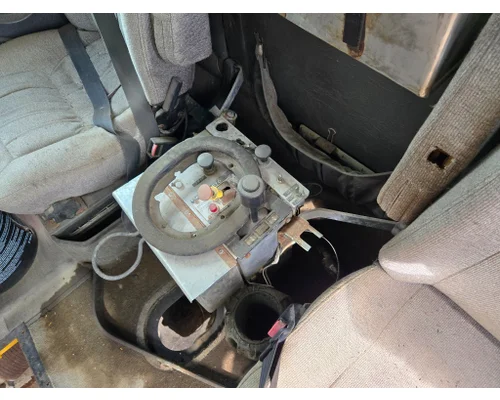 INTERNATIONAL 5600I Cab Mount