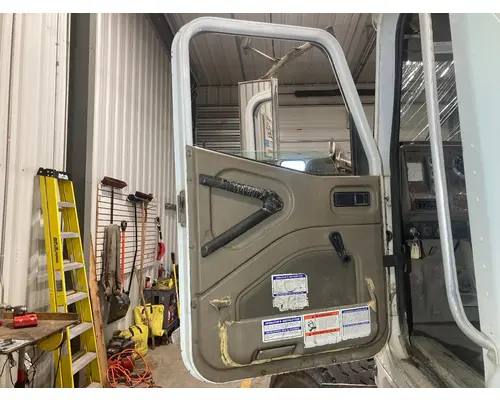 INTERNATIONAL 5600I Door Assembly, Front