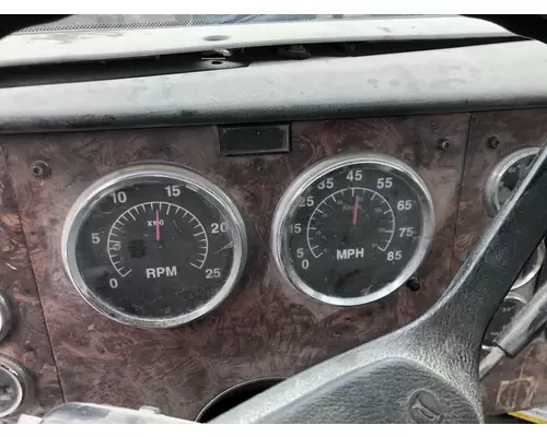 INTERNATIONAL 5600I Instrument Cluster