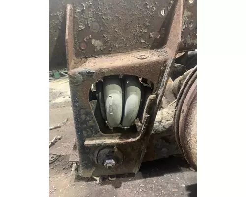 INTERNATIONAL 5600I Tag Axle