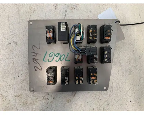 INTERNATIONAL 5600 Dash  Console Switch