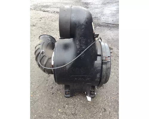 INTERNATIONAL 5600i Air Cleaner