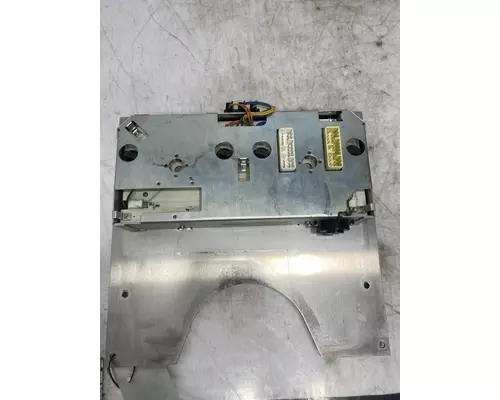 INTERNATIONAL 5600i Instrument Cluster