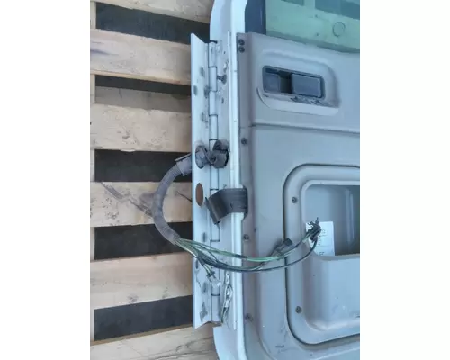 INTERNATIONAL 5900I DOOR ASSEMBLY, FRONT