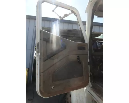 INTERNATIONAL 5900I Door Assembly, Front