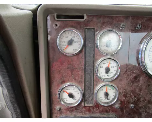 INTERNATIONAL 5900I Instrument Cluster