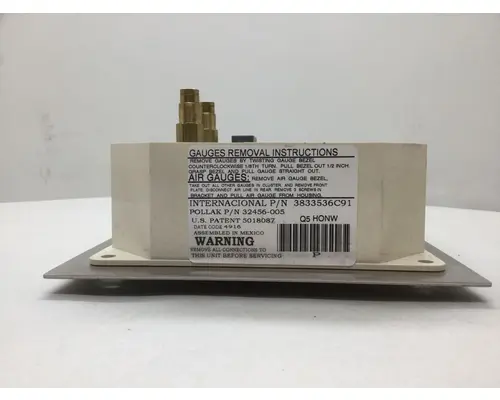 INTERNATIONAL 5900I Instrument Cluster