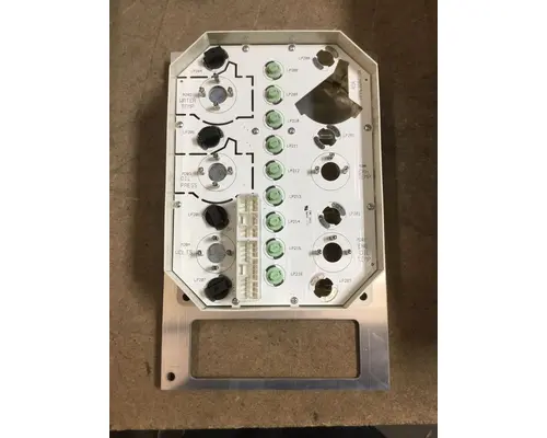 INTERNATIONAL 5900I Instrument Cluster