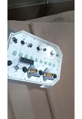 INTERNATIONAL 5900I Instrument Cluster