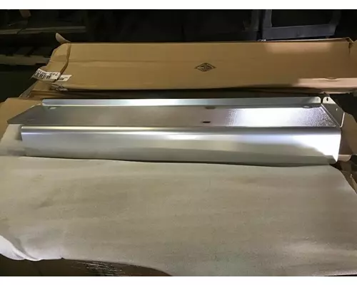 INTERNATIONAL 5900I Muffler Shield