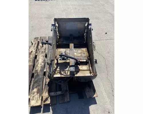 INTERNATIONAL 5900 Battery Box