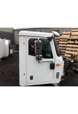 INTERNATIONAL 5900 Door Assembly, Front