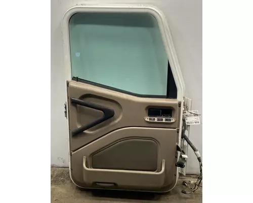 INTERNATIONAL 5900 Door Assembly, Front
