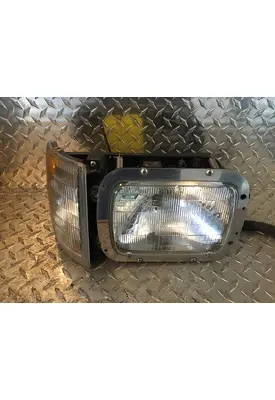 INTERNATIONAL 5900 Headlamp Assembly