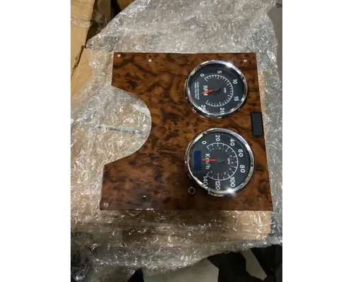 INTERNATIONAL 5900i Instrument Cluster