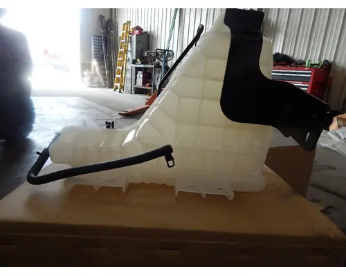 INTERNATIONAL 5900i Radiator Overflow Bottle