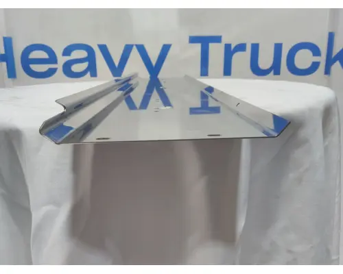 INTERNATIONAL 5900i Side Fairing