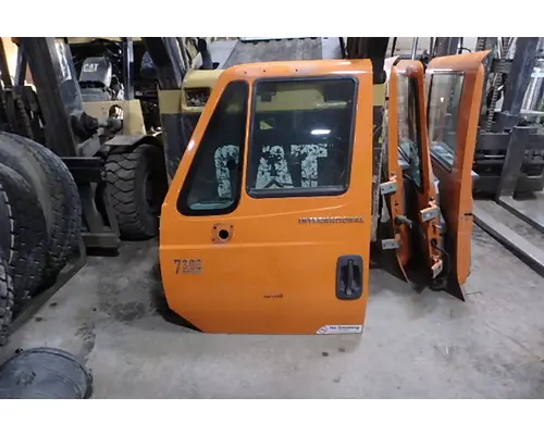 INTERNATIONAL 7300 Door Assembly, Front