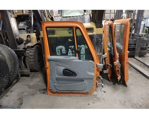 INTERNATIONAL 7300 Door Assembly, Front