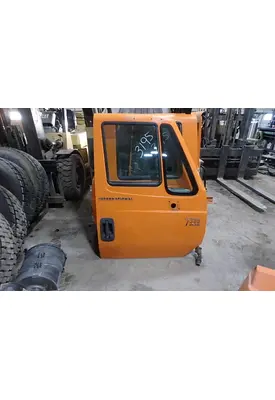 INTERNATIONAL 7300 Door Assembly, Front
