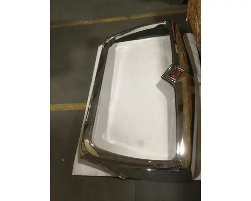 INTERNATIONAL 7300 Grille