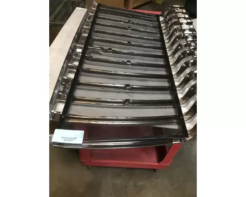 INTERNATIONAL 7300 Grille