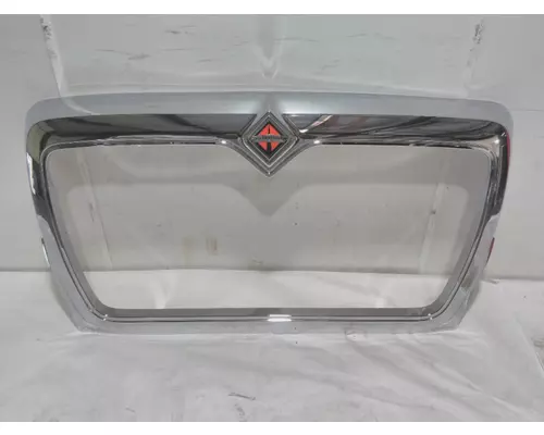 INTERNATIONAL 7300 Grille
