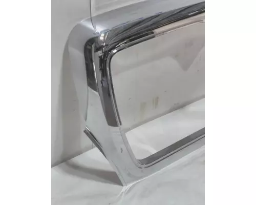 INTERNATIONAL 7300 Grille