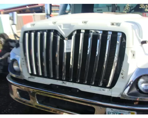 INTERNATIONAL 7300 Grille