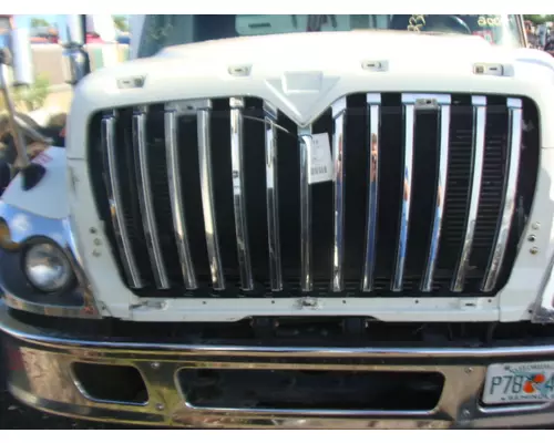 INTERNATIONAL 7300 Grille