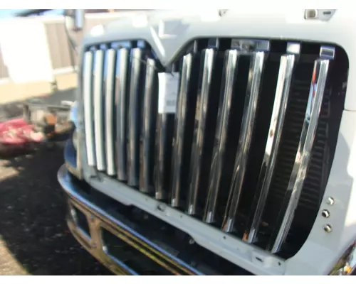 INTERNATIONAL 7300 Grille