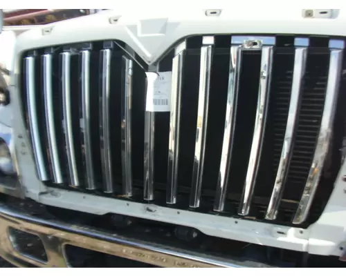 INTERNATIONAL 7300 Grille