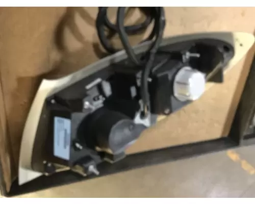 INTERNATIONAL 7300 Headlamp Assembly