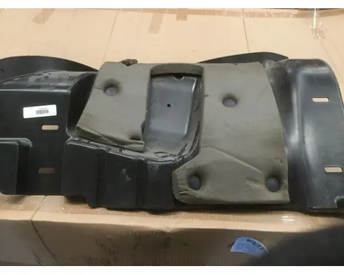 INTERNATIONAL 7300 Inner Fender