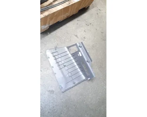 INTERNATIONAL 7300 Inner Fender