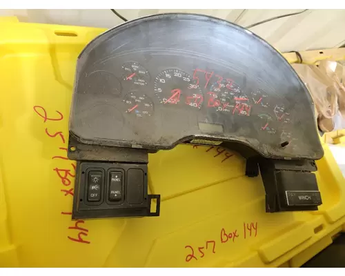 INTERNATIONAL 7300 Instrument Cluster