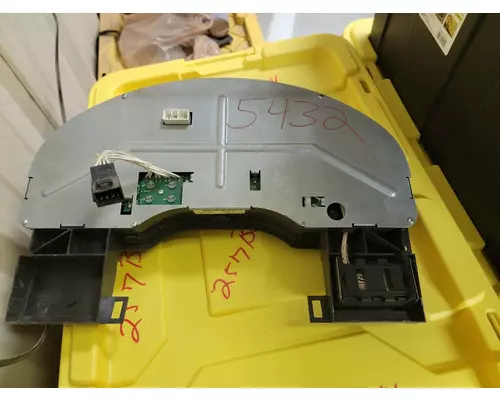 INTERNATIONAL 7300 Instrument Cluster